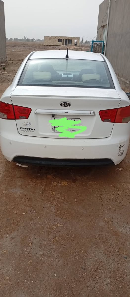 السلام عليكم للبيع فقط كيا سيراتو موديل 11 كفاله عامه عدد طخه بالچاملغ الامامي جهة السائق والباقي كفاله عامه كير حداديه مكينه تبريد تدفئه كله شغال وجيد السعر 90 وبيها مجال حك الجيه العنوان الديوانيه الدغاره ***********
