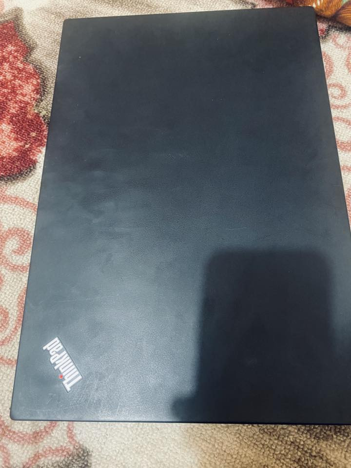 لابتوب لينوفو للبيع الشاشه لمس بي فقط تشوش بصوت قليل 
200وبي مجال 
تواصل فقط واتساب 
***********
