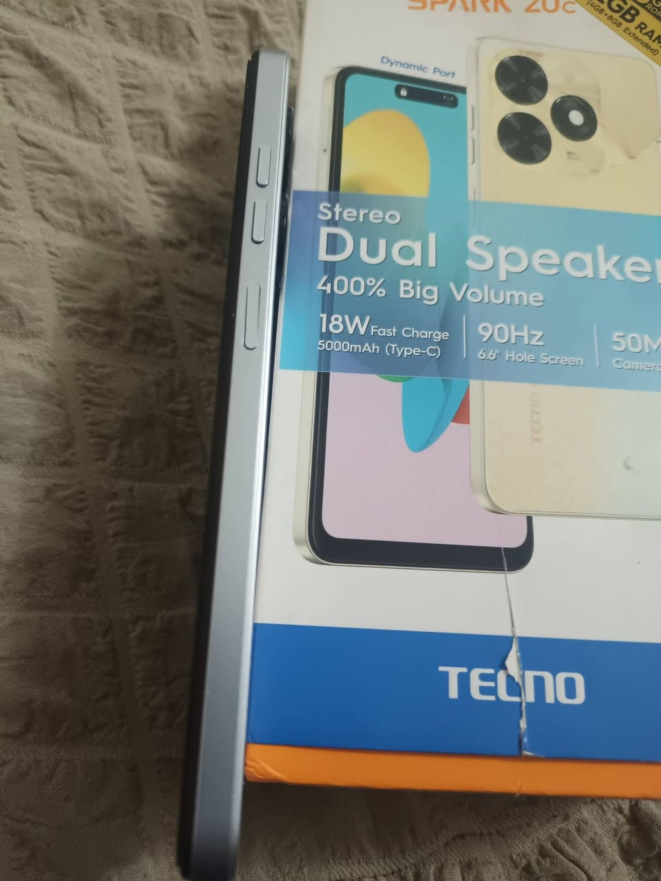 السلام عليكم جهاز spark20cلبيع جهاز نضيف كلش بي فقط فطر بلشاشه مامبين ولامثر ذاكره256 بطاريه5000شحن سريع تابسي سعر 100 مكاني قرب بركزادي ***********
