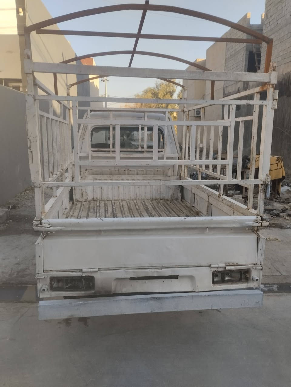 سلام عليكم مكلف بالنشر فاو للبيع 2006محرك بيه بخار كير اكسل شرط مكان سياره كركوك سعر 11بيه ***********
