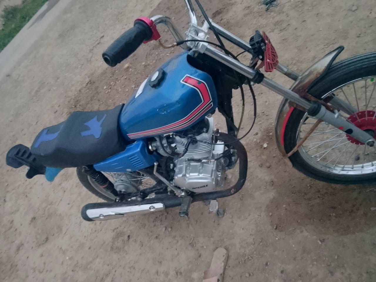 دراجه حربي للبيع موديل25 فول ما ناقصها شي شغل وطلع معدل و رزانه سعر 550وبيه مجال قليل حك جيه عنواني بغداد الحسينيه مال راشديه 
***********
