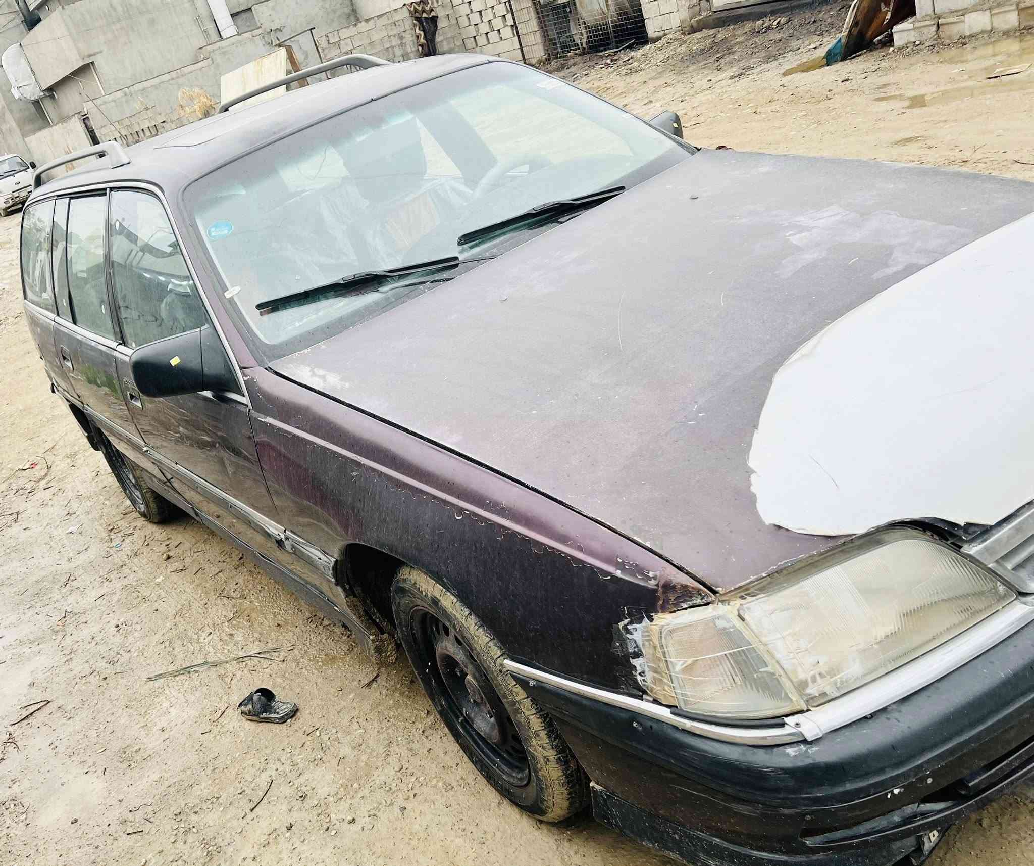 س ع اوبل استيشن للبيع سياره حلوه وكاعده محرك وكير و تايرات و صدر شرط عنوان كركوك رقمها كركوك شرط التحويل سعرها ٢٢ وبيها مجال شراي اتصل ع رقم ***********
