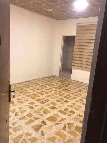 السلام عليكم دار للبيع في منطقة الزراعة الدار سند رسمي 200 متر السعر 75 مليون الاستفسار الاتصال او المراسلة ع الواتساب ***********
