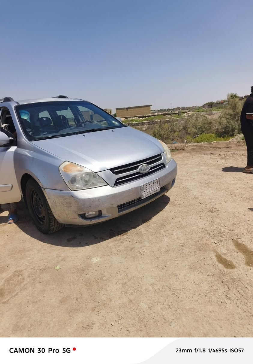 كيا سيدونا للبيع موديل ٢٠٠٧ سياره جازه مابيه كل نقص سعر ١١٠ اوبيه مجال تصال ***********
