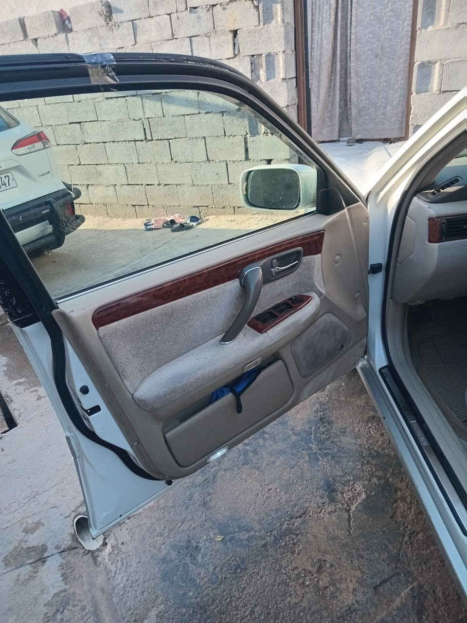 سلام عليكم من رخصة لأدمن ملكه كراون للبيع رقم كركوك رقم وسنويه وملصق مامدفوع كمرك مشموله بتسجيل كرستال ديفور كبير ٣ دكم برده خلفيه تبريد قطعتين جاهزه من كلشي السعر ٩٠ مكان البصره الهارثه قرب محكمة الهارثه راعيه لبأسمه السنويه بلبصره رقم *********** Singapore
