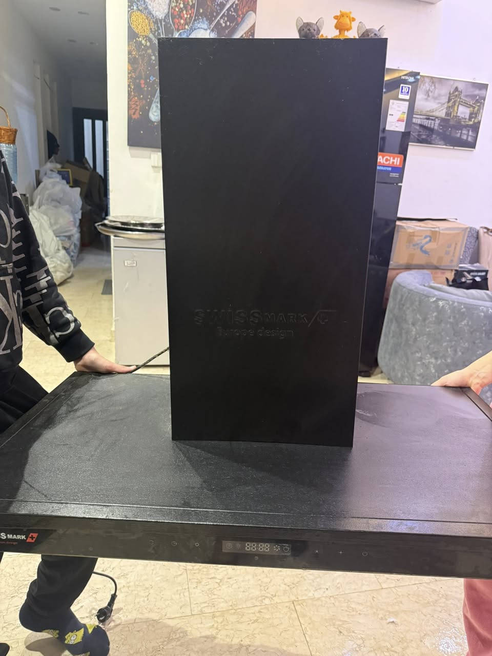 شفاط ماركة سويس ٤ سرعات المكان المنصور ب١٠٠ للاستفسار الاتصال على  الرقم ***********
