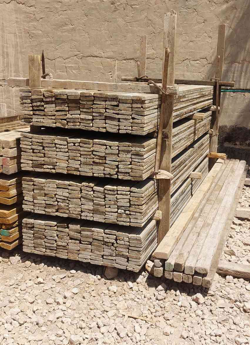 قالب خشب روسي تارس للبيع يدك 400 متر اكثر من 16 مكعب الاطوال 10 مكعبات والباقي من مترين ونص وجوة مكاني بابل  حله حي العسكري ***********
