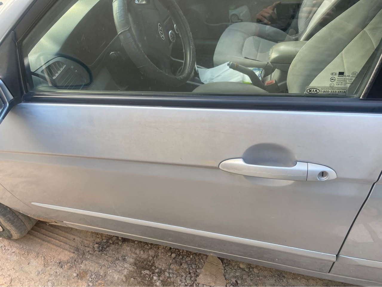 سلام عليكم 
كيا سبكترا 2008
محرك 2000 مامفتوم 
وارد امريكي بيها قطعتين 
صبغ باب السايق ً وجاملغ خلفي 
ونفسهن حاليا جاردات غيرها لا جراد ولا شيء 
تبريد شادلهه منظومه تبريد جديد بيها ضمان سنه لسه ماخلص حداديه بل الصيف نافضهاً امامي خلفي 
ماشيه 130 ميل حقيقي 
بيها شويه خياسات 
السعر 88 وبيها محال 
*********** بغداد, العراق
