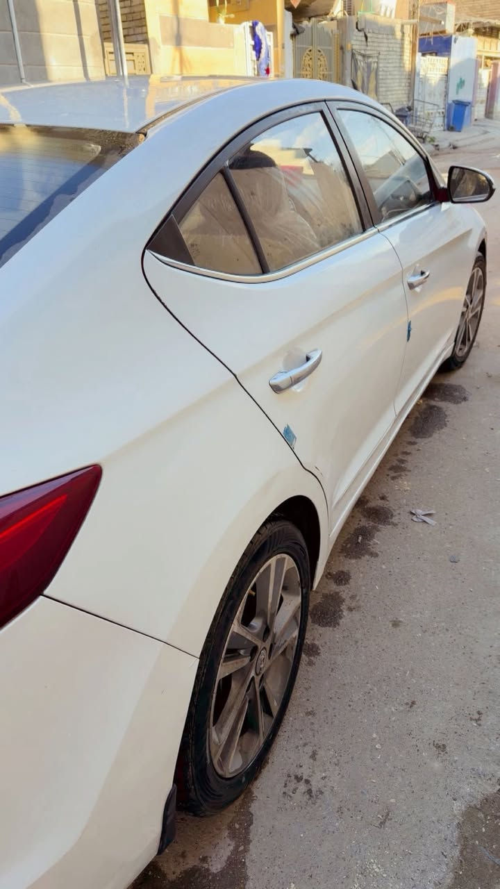 سلام وعليكم النتره لبيع موديل 17خليجي سياره سوناره بل منشور لا لا ضربه ولا صبغ ماشيه 1016بسمي رقم بغداد جديد مكان بغداد مدينه صدر ***********
