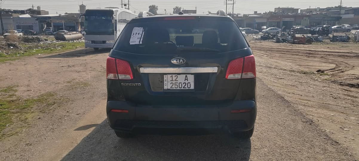 سورنتو 2013 رقم نينوى شرط التحويل كابون بانزين بيها قطعتين صبغ وقطعة بارد مكينة 2400 السعر 120 وبيها مجال شراي اتصل ***********
