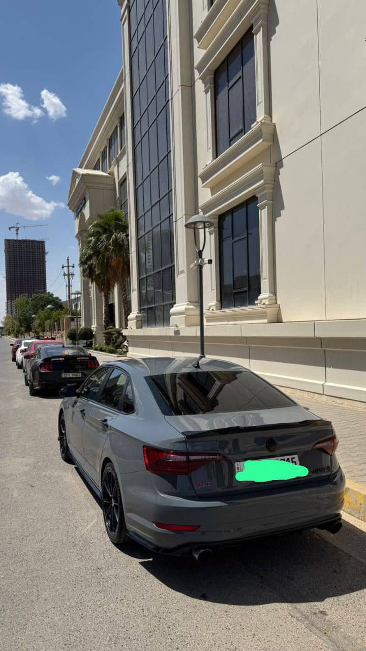 جيتا Gli 2020 اوتوبان
مكينة 20 توربو
شبرين صبغ بالبنيد بدون حادث
دعاميات بشرط بدون صبغ
بدون دواخل بدون ايرباك
ماشيه 72 الف كليو
كير مكينة حجر بشرط
رقم وسنوية وهزه جديدة
 لويات سبورت
تخم تاير وصدر جديد
السعر 185 ورقه وبيها مجال 
*********** أربيل, العراق
