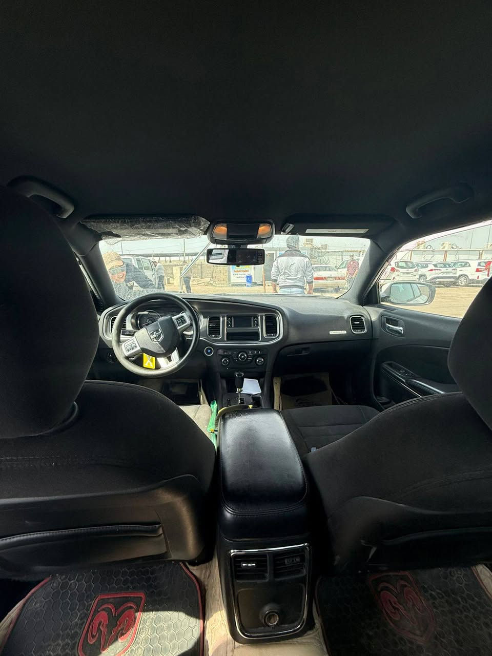 جارجر وارد كندي موديل2013 السياره كفاله  ما عده بارد بالباب قليل  السعر 170 
للستفسار ***********
