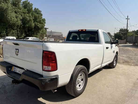 دوج رام كلاسك وارد امريكي موديل 2023
بيةقطعتين مبدلات وباب نفس لون بلادي
شواصي ولغود مكفولات حت راديتر تبريد بلادي 
بدون ايرباك سيارة كاملة وكل نقص مابية كلش حلوة
مكينة 6Vسلندر مرقمة بغداد بسمي 
سعرة170$وبية مجال حك جيتك 
مكاني بغداد جسر ديالى الجديد 
***********
