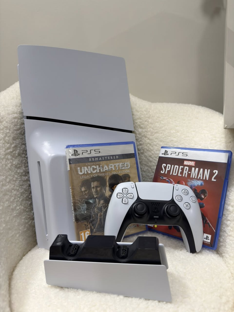 مساء الخير للبيع ( Ps5 Slim Uk 1TB ) 🔥
الجهاز استعمال ايام قليلة جداً ، اشتريته لأخوية الصغير صف سادس ابتدائي قبل نصف السنة وهسه طنكر يريد يريد يرجع للـ Pc 😆

الجهاز يجي ويا جوستك مالته وقرص سبايدر مان + Uncharted جدد الاقراص بس سبايدر مان لعب بيها ساعة وحدة فقط + شاحن جوستك اصلي من سوني مع ملحقاتها والكارتون مالتها 

الجهاز نظيف جداً ونظافة 100‎%‎ شخط واحد مابي وكدام عينك تفحصة وتشوفه  

كلفني كامل بـ 900 الف 

ورايدة بـ 750 الف فقط شامل الاقراص وشاحنة الجوستك 

مكاني كربلاء وماعندي توصيل الي يريده ينورني ويجي ياخذه وبالعافية عليّ 🙏


**إذا كنت صاحب هذا الإعلان وتريد حذفه لأي سبب، رجاءا أرسل رسالة إلى الدعم الفني**