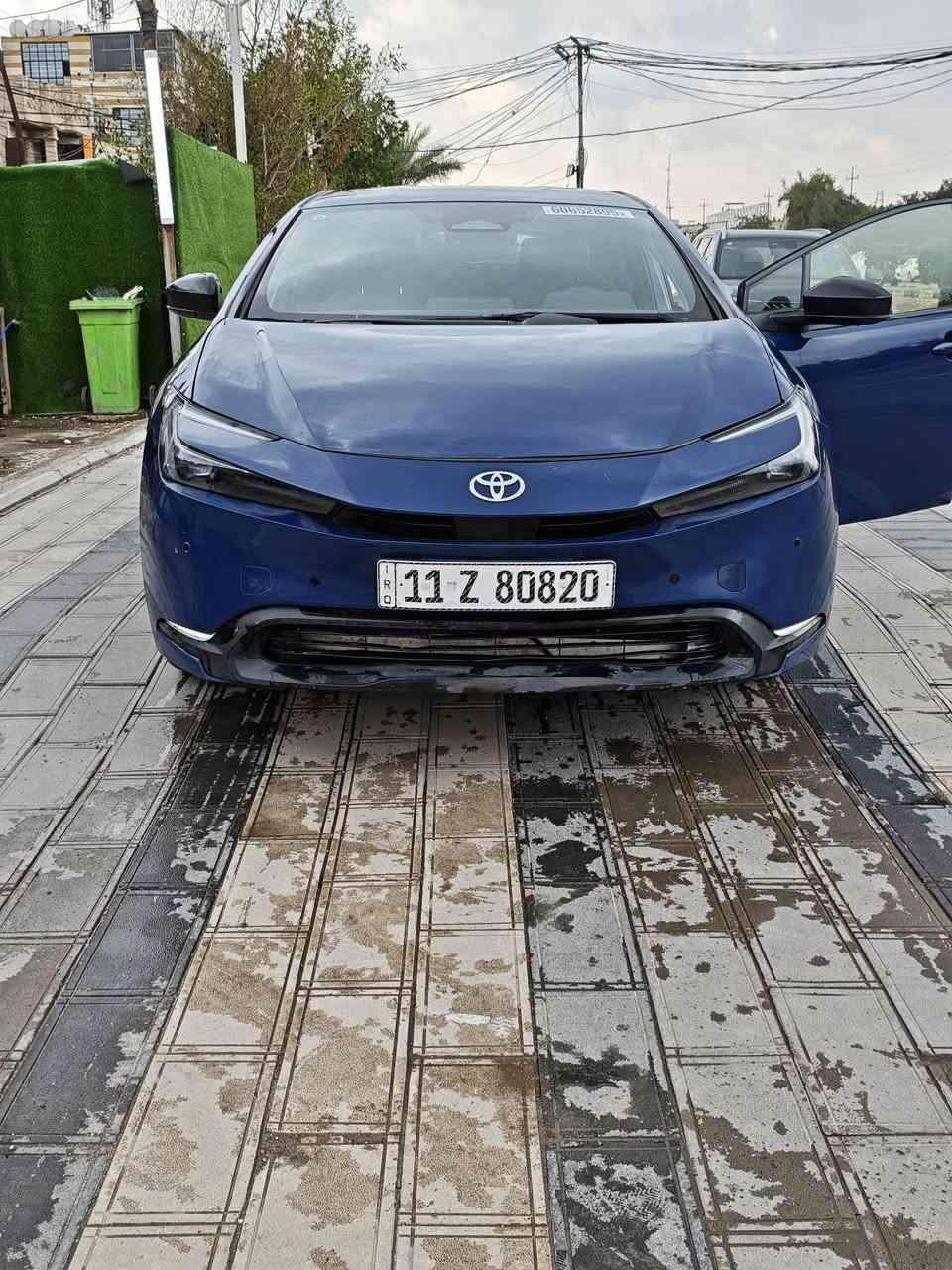 السلام عليكم 
تويوتا بريوس ٢٠٢٤ رقم بغداد 
الحادث:- كما موضح بالصور بدون ايرباك بدون دواخل جامغلين وبنيد راجع بارد الدبة مال زراكات ممطخوخة سيارة ضربة كلش بسيطة 
السيارة ماشية ٢٢ الف كيلو 
مواصفات :ـ
بصمة تشغيل عن بعد 
رادار امامي وجانبي وخلفي 
حساسات خلفية اضافة الى الكامرة 
كشنات تدفئة 
شكنات جلد تحكم كهرباء مقعد السايق 
شاشة اندرويد اوتو وابل كار بلي 
تبريد مال تيوتا يعني ماكو بي عيب 
اوتو هولد 
٣ وضعيات قيادة 
تدفئة ستيرن 

السعر ١٦١ وبيهة مجال 
***********
