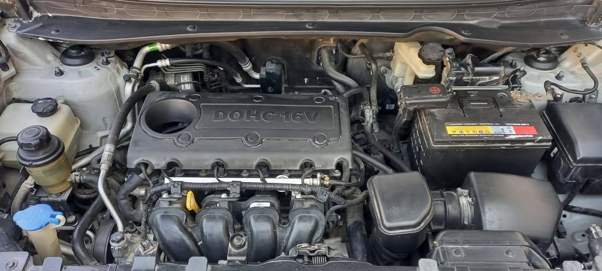 السلام عليكم سبورتج للبيع موديل 2012 خليجي  مكفوله  بارد بسيط شاملق الامامي السياره رقم بغداد انجليزي باسمي مكينه 2000 مقفوله حداديه وتبريد مقفول عنوان  بغداد رقم الهاتف ***********
