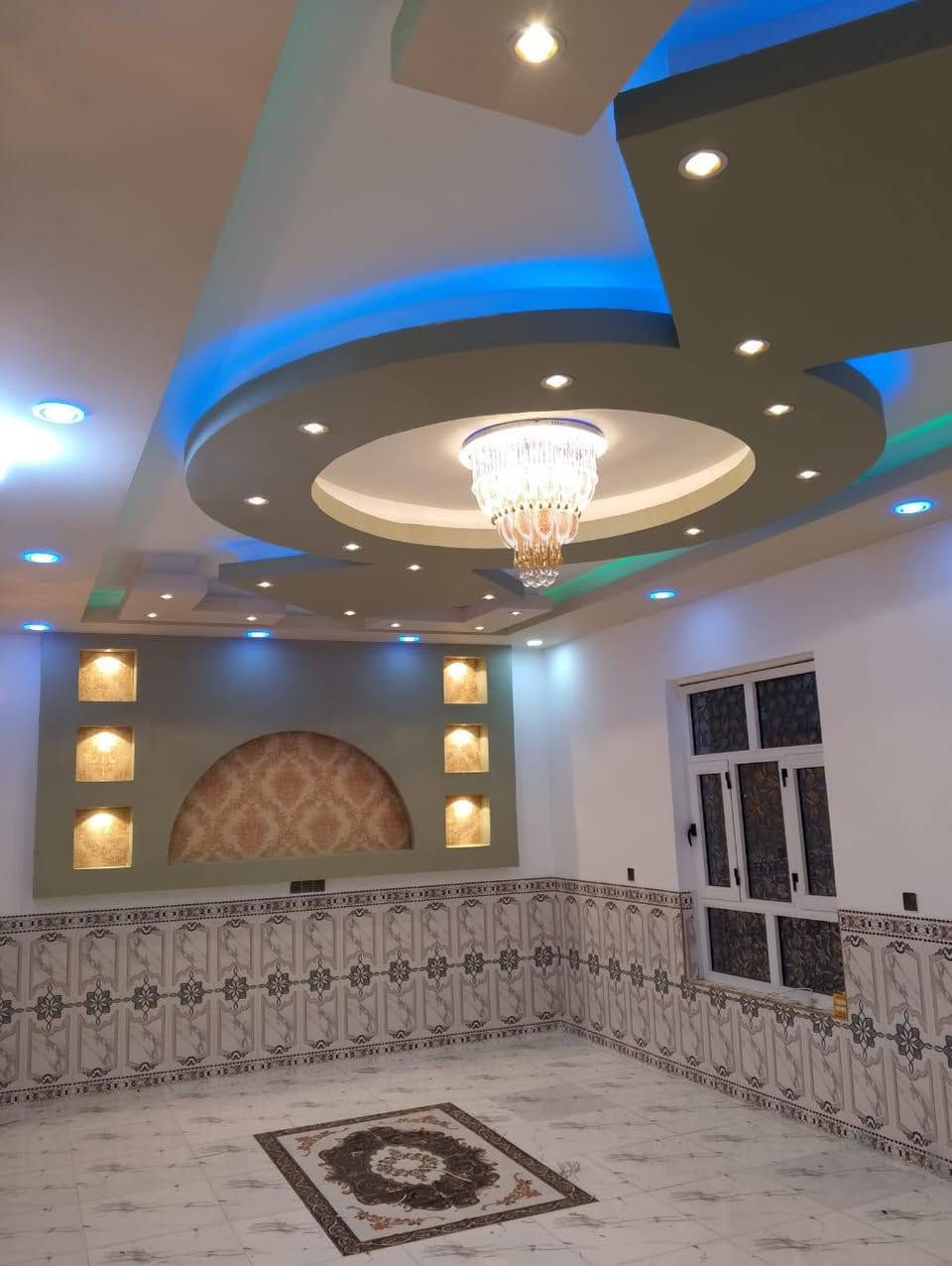 يا الله من رخصه ادمن كادر عمل جبسون بورد زائد مربعات زائد تصليح جدران من الرطوبه زائدس زائد بديل الرخام زائد بديل الخشب التواصل والاستفسار على هذا الرغم وبي واتساب‏‪***********‬
