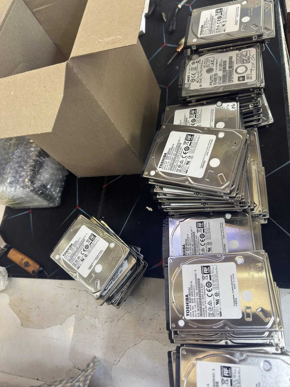 هارد نوع HHD اصلي ضمان
حجم 500 كيكا و حجم تيرا
جملة مفرد 
***********

