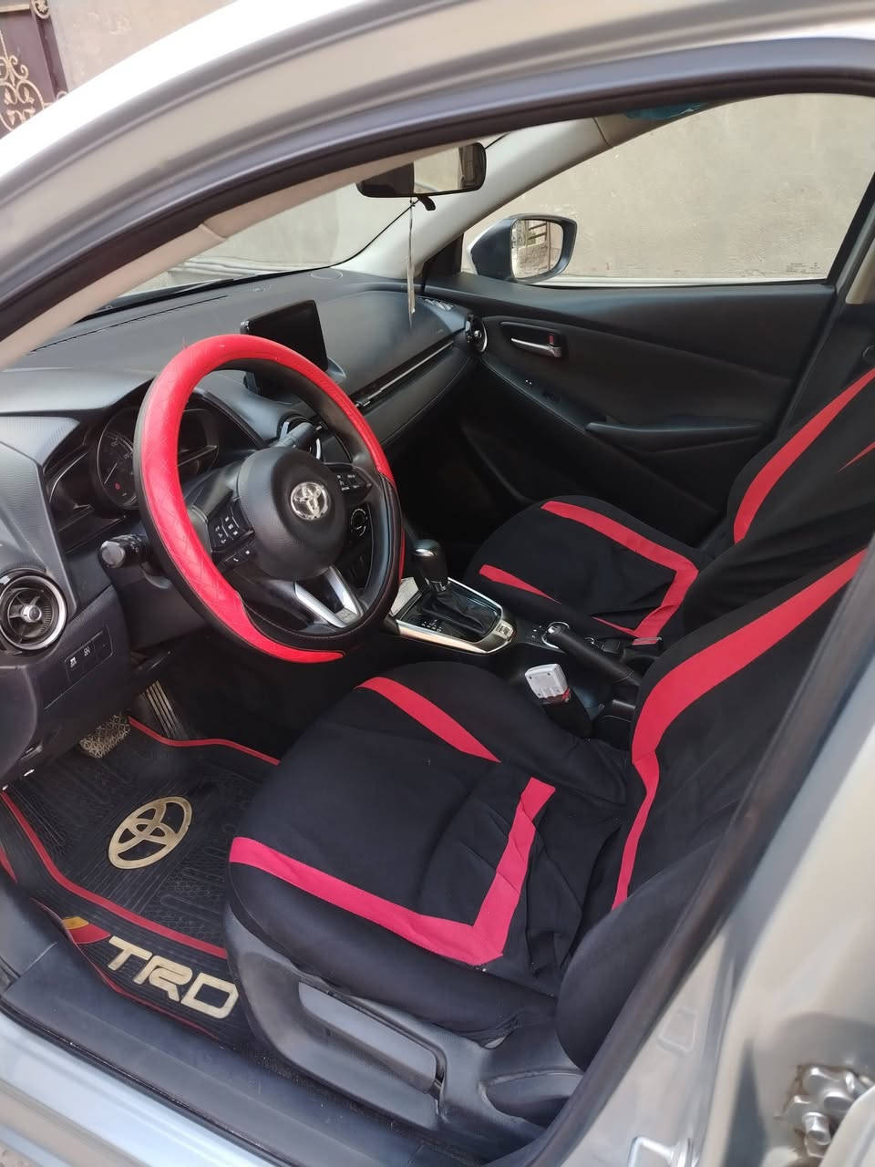 سلام عليكم تيوتا يارس ai 2019 أمريكي ب اسمي رقم بغداد سياره نضيفه مابيه نقص حادثه كلش حلو وبسيط موجود بل صور بل منشور رايدها ١١٤ وبيه مجال رقمي ***********
