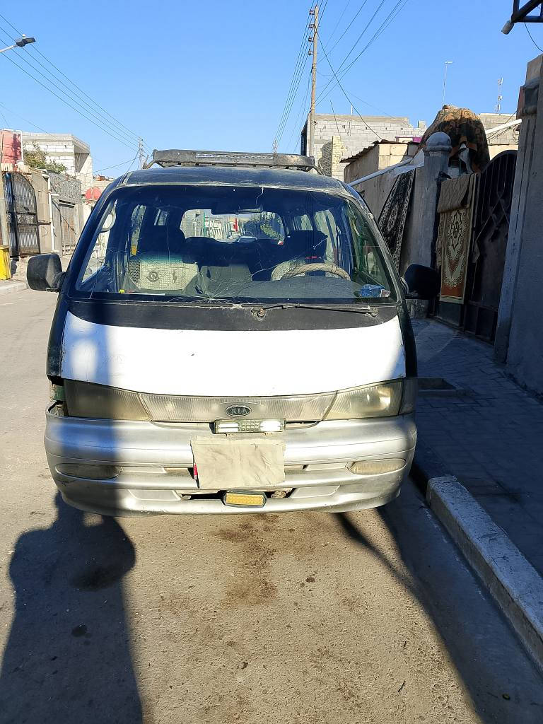 السلام عليكم سيارة بريجو موديل 96 سياره كاملة مكينه كير خير من الله حداديه سياره جاهز دومشه جديده تاخذه بس تشتغل بيها سعره 25 وبيها مجال لأكن ماعندي تواصل ويا راعيه رقمها ألماني موجوده مستمسكات السياره 
رقم الهاتف *********** البصرة, العراق
