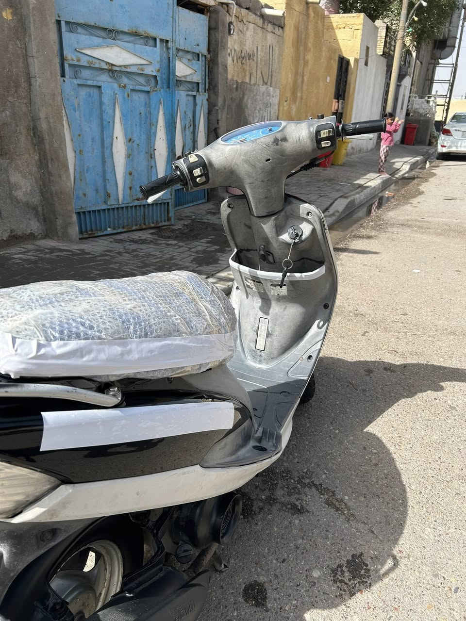 سلام عليكم دراجه ماكس قجمه دراجه حلوه ونيظفه ما ناقصها اي شي ما مفتوحه كفراته الاصليه موجوده العنوان حيانيه شارع السيد السعر 750 وبيه مجال 
الرقم ***********
