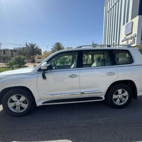للبيع تيوتا لاندكروز ٢٠١٢ فطيم اصل المواصفات فئة (VXR) كامرة فتحة شاشة...