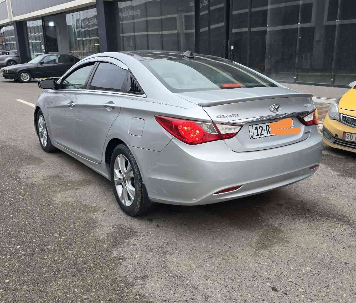 سوناتا 2013 وارد أمريكي  بانوراما فول مواصفات محرك 2400 شرط والكير شرط/ تبديل باب خلف السايق مع  تقليمات  السعر( 117) العنوان / الموصل /الرشيدية (واتساب) ***********
