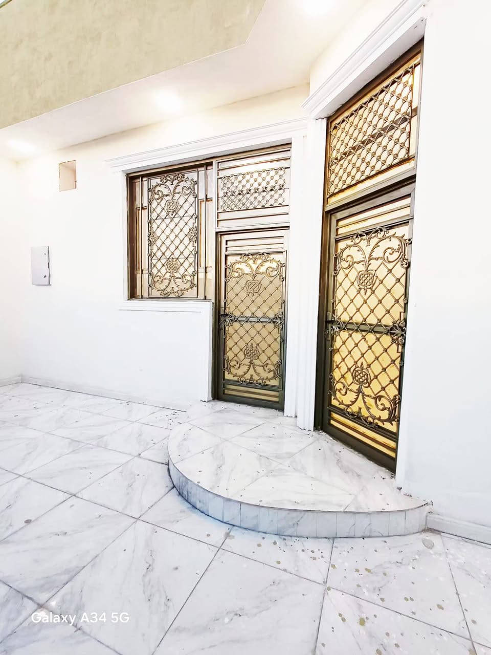 🔹الشـراي الفعلي يجي ويدلل
♦ الســـــــــعـــر 115

♦ العنــوان:شط العرب_الجزيرة 
      باب الهوى 
     ( قريب للسوگ وعرض الفرع 12م) 

♦ طابو صرف بأسم عراقي سند ٢٥

♦ التفاصيل : مساحة 200م بناء 
      مسلح غرفتين وصالة واستقبال
     ومطبخ وصحيات وكراج وحديقة

📞 للمزيــد ***********
