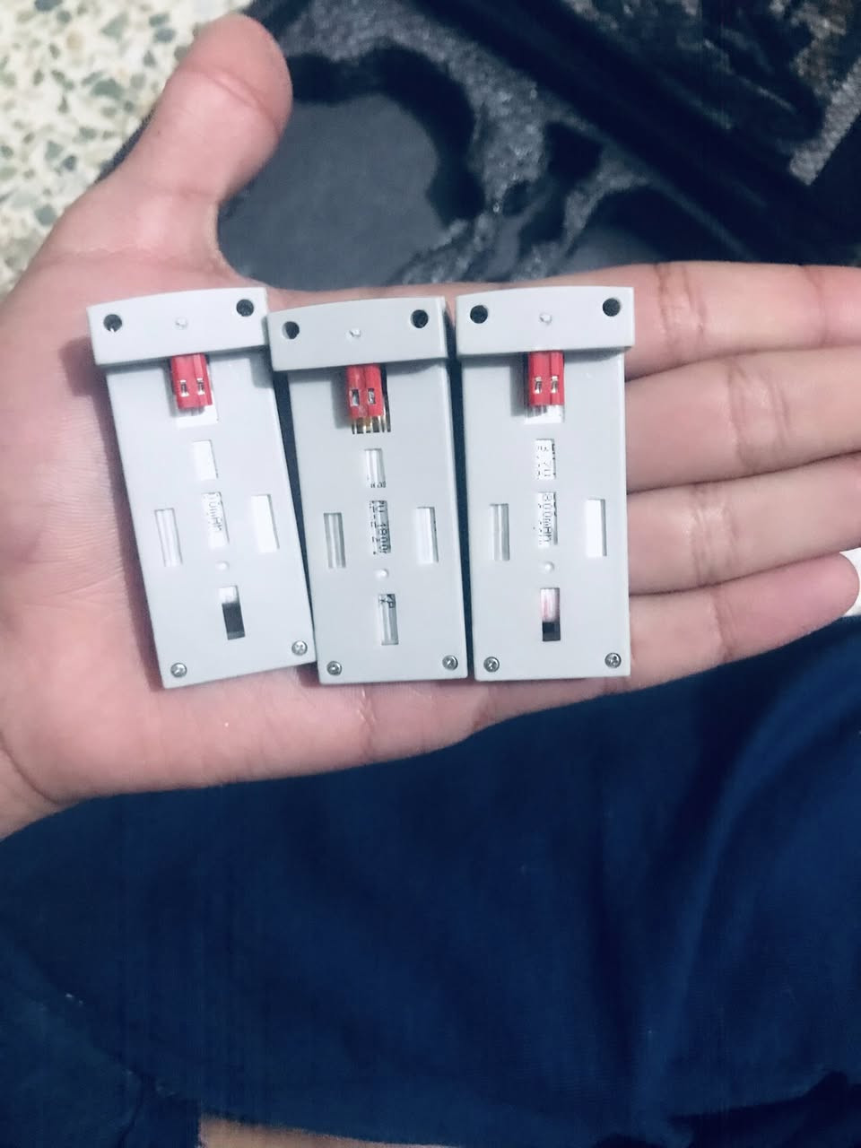 درون احترافيه كامله جنطه وجيستك وكافه الملحقاتها جديده مجرد استعمال للفحص الكارتون موجوده 

ملحقاتها:
ريش اضافيه 4
واقيه جناح4 
مفك خاص 
بطاريه 3 هيه 2بس اني عندي وحده مالتها 

موصفات: 
كاميرا بدقه HD
GPS 
رجوع تلقائي 
وانطلاق تلقائي
كامرات 2 علويه واسفل
تحكم من تطبيق 

في حال خلصت شحن متطفي الى ترجع لمكانها

سعر:35 الف بيها مجال لليشتري 

مكاني بغداد البياع اكدر اجيبها الك اذا مكانك قريب عليه رقمي واتس فقط وخاص هنا مفتوح ***********
