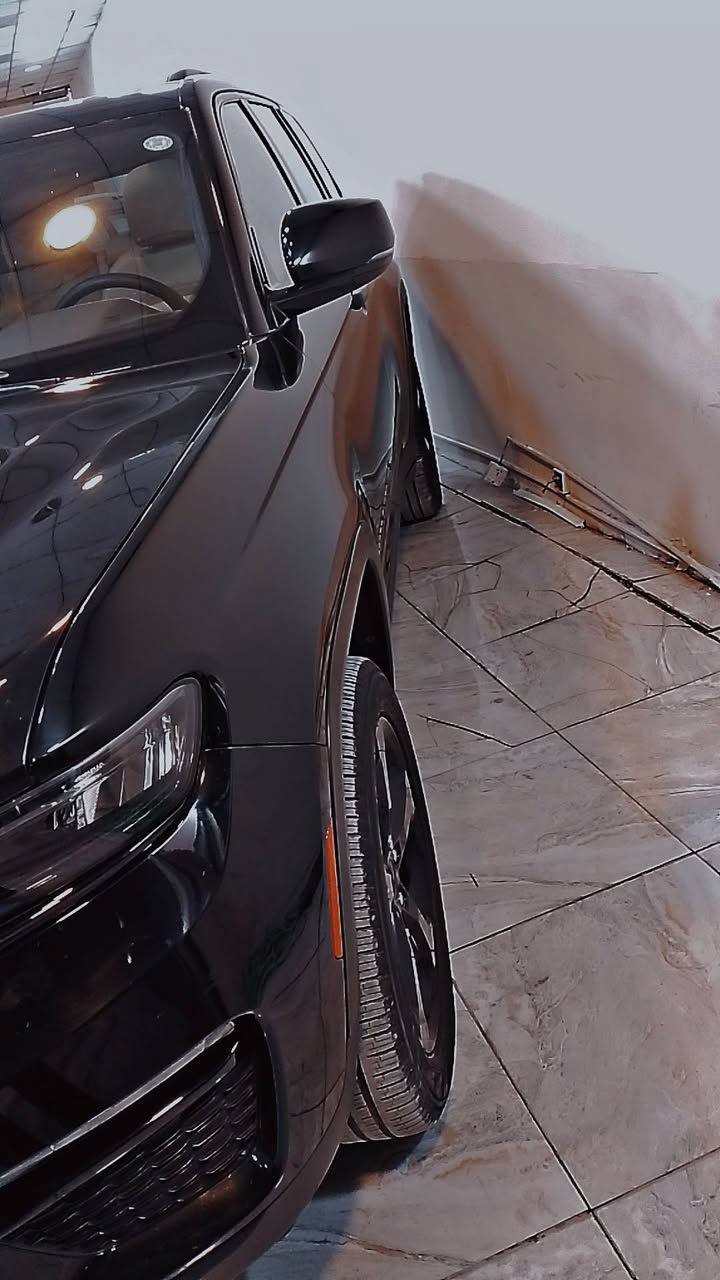 سلام عليكم جيب لاريدو 23 موديل مكفول فول بلاك شن لمتد فول الفول داخل عسلي بانوراما علا طول القماره السعر 37 وبيه مجال ‏‪0786 053 9048‬‏
