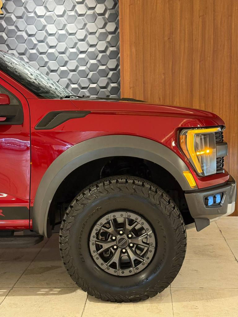 الوحش رابتر الاصل وارخص سعر بكل العراق 💯
Ford Raptor 37 perfomance package 🔥
خليجية وكالة القاصد (Al Kasid)
موديل : 2022
مكفول كفالة عامة 🔥
مواصفات السيارة فول الفول
‎المواصفات
‎دگمة الكزوز صوت رياضي او بدون صوت 
‎كزوز السيارة بي اكثر من وضع : 
Quite- Normal - Sport - baja 
‎- ستيرن السيارة بي اكثر من وضع : 
Normal - comfort - sport - baja 
‎- عجلات قياس ٣٧ انچ 
‎- دبلات رابتر + دبلات فوكس بلادي من فورد 
Advanced long-travel suspension 
FOX Racing Shox 
‎تكدر تختار وضع الدبلات من حيث الخشونة او نعومة او اوف رود او سباق .
‎لايتات امامية dynamic داينمك تتحرك ويه الستيرن 
‎لايتات LED و زنون 
‎ ٤ كشافات ضباب امامية عالية الاضاء ( يجي وياهة غلاف خارجي منقوش raptor ) 
‎بيها نظام اضائة خارجية محيطية ٣٦٠ درجة تضيء محيط السيارة 
‎- داخل كاربون فايبر 
‎- سقف بانوراما 
‎- كامرات ٣٦٠ درجة امامي و خلفية و جانبية 
‎- ٣ كامرات خلفية ( كاميرا للبودي + كاميرا للرجوع  كاميرا رجوع زاوية عدلة ) . 
‎- رادار خلفي و امامي مانع تصادم 
‎- رادار جانبي نقط عمياء 
‎- حساسات ٣٦٠ درجة 
‎- اوتو پارك 
‎- دوسات حديد بلادية 
‎- كشنات جلد كهربائية + خزن + تدفئة + تبريد 
‎- ستيرن السيارة تدفئة 
‎- شفتات ستيرن 
‎- سستم صوت محيطي من bang and olufsen 
‎- كار بلي Car play
‎- اندرويد اوتو android auto 
‎- شحن لاسلكي wirless charge 
‎- باب الصندوق كهربائي 
‎- صندوق السيارة يحتوي على درج لتسهيل الصعود
‎- اضائات داخل الصندوق 
‎- بلك كهرباء داخل الصندوق 
‎- مريات كهربائية 
‎- تشغيل عن بعد 
‎- دخول ذكي
‎- اضائات ترحيبية 
‎- شاشة العدادات ديجيتال اكثر من نمط بيها 
‎- كروز كونترول متكيف adaptive cruise control 
 
السيارة خليجية وكالة القاصد 
مكفول كفالة عامة ✅🔥
السيارة مرقم و جاهز تحويل ثاني يوم

العنوان: السليمانية المعارض الجديدة شركة ازمر اوتو معرض رقم ٣٤

رقم صاحب السيارة 
*********** السليمانية, العراق
