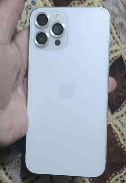 السلام عليكم ايفون 12 برو ماكس 
ذاكره 256 بطارية 75 
مع الكارتونة مالته 
السعر 400 الف وبي مجال 
مكاني بغداد السيديه تقاطع درويش 
رقم الهاتف ***********
