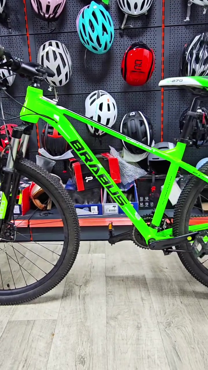 🎥 رجعت توفرت من جديد 🔥🚵‍♂️

دراجة جبلية من ماركة BRABUS الأوروبية
🔹 حجم 27.5
🔹 سستم Shimano 3×7
🔹 لون مميز وجذاب
🔹 مناسبة للاستخدام اليومي والطرق الوعرة

💰 السعر: 210 ألف فقط

📍 الخدمات المتوفّرة:
خدمة توصيل متوفّرة لجميع المناطق
إمكانية الشراء بالأقساط لحاملي بطاقة كي كارد – مصرف الرافدين

🕓 أوقات الدوام:
من الساعة 4:00 عصراً إلى 11:00 مساءً

📍 الموقع:
معرض دكتور بايسكل
بغداد – السيدية – شارع ٤٠ (الاطفاء) قرب مطعم SunCity

#BRABUS
#دراجات_جبلية
#Shimano
#دراجات
#دكتور_بايسكل


**إذا كنت صاحب هذا الإعلان وتريد حذفه لأي سبب، رجاءا أرسل رسالة إلى الدعم الفني**