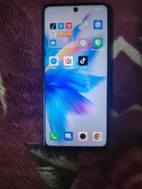 انفنكس نوت 30 ذاكره 256  رام 16   بطاريه 5000  كأمره خلفيه 16m  كامره ...