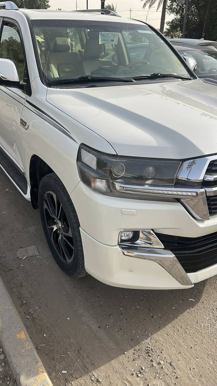 مرحبا تيوتا لاندكروز موديل 2019 السياره مكفوله ماشيه 111رقم اربيل السعر 50الف وبيه مجال قليل السياره بااسمي  لاتصال***********
