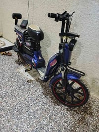 دراجه شحن نضيفه وشغاله بس بطاريات هابطه حجم 20 كبير السعر 150 بي مجال ...