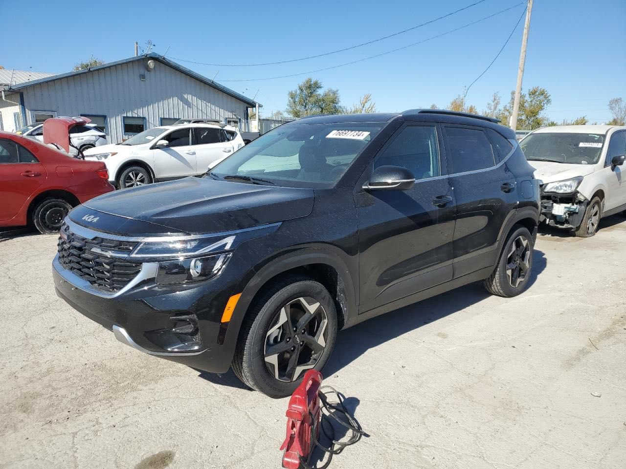 السلام عليكم ورحمة الله وبركاته مكلف بالنشر سيأتون موديل 2024اخت الزيرو حادثه بسيط كلش 
بدون اي ايرباك طاك
ماشبه قليل كلش 
مرقمه اربيل تحويل مباشر
مكينه دوش 2000
فول موصفات
فتحه كشنات جلد
تحكمات
تشغيل عن بعد 
قطعتين تبريد. 
اتصال *********** 
السعر عل اتصال مناسبه جدا
 مكانه بغداد
