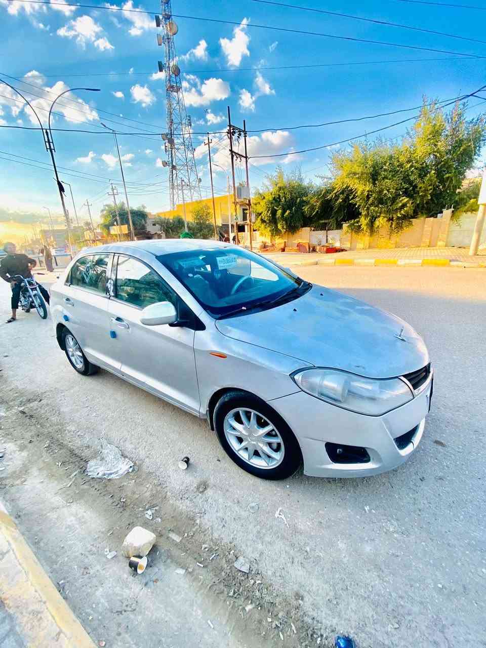 سلام عليكم سياره شيري فلاوين للبيع موديل 2013
مكينتها عوجت ولفات يعني كايمه 
تبريد شغال نقصه غار فقط 
سعرهاا (27) وبيها مجال 
مكان ناصريه . سيد دخيل 
بيها شاشه وحداديه الكدام 75 ‎%‎
والورا 75‎%‎
سياره كير عادي 
لون رصاصي 
عندي وكاله بيها يمته ما تريد اداورلك 
رقم مثنى مشروع وطني

رقمي ***********
