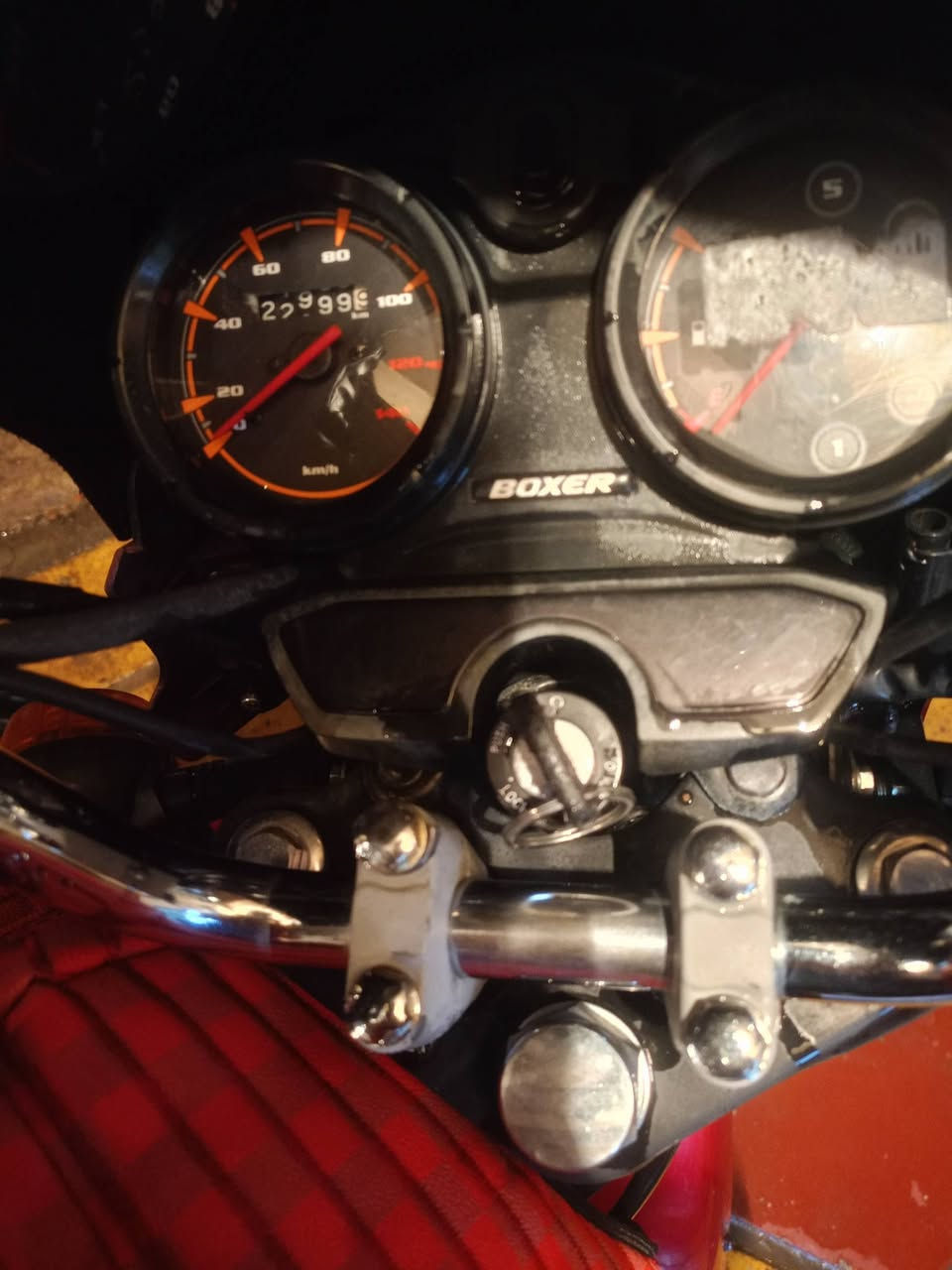 السلام عليكم دراجة بوكسر اربيل امرقمة تحويل ثانيوم دراجة خير من اللة اترايهة يخبل شلعةمعدل نعومة كلش حلوة وبل عافية عل ياخذهة مكينة ما مفتوحة ابد جانت متروكة موديل 21 نازلة بل 22 مابيها برغي نقص مكاني بغداد الشراي يخابر ويدلل السعر 1800وبيهة مجال لناس الطيبة رقمي ***********
