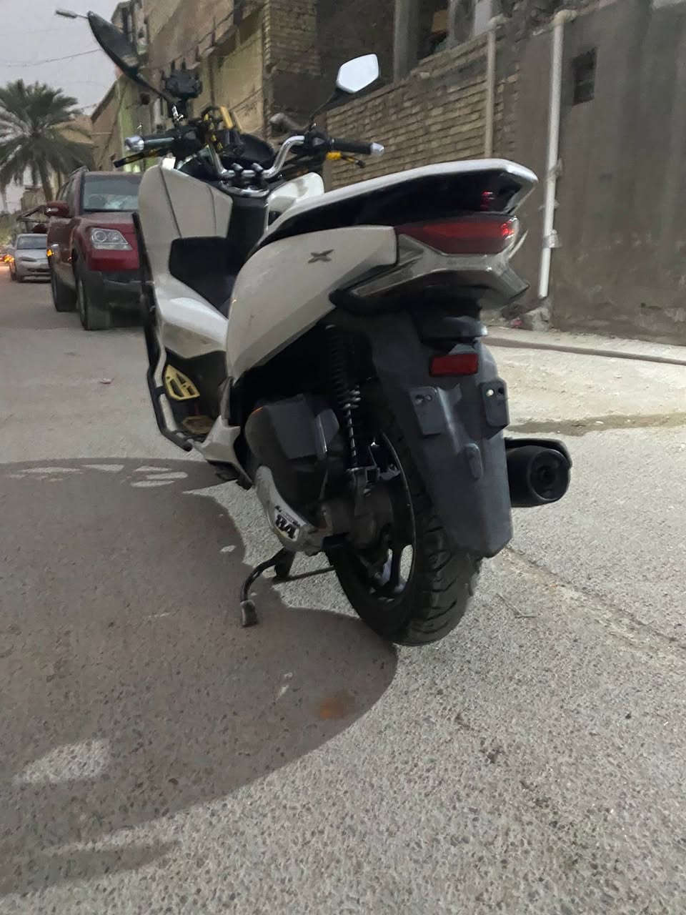 سلام عليكم شباب بي سي اكس جيل ثالث مكفوله كفاله عامه ماشيه 28جديده سعر 1850رقم ***********
