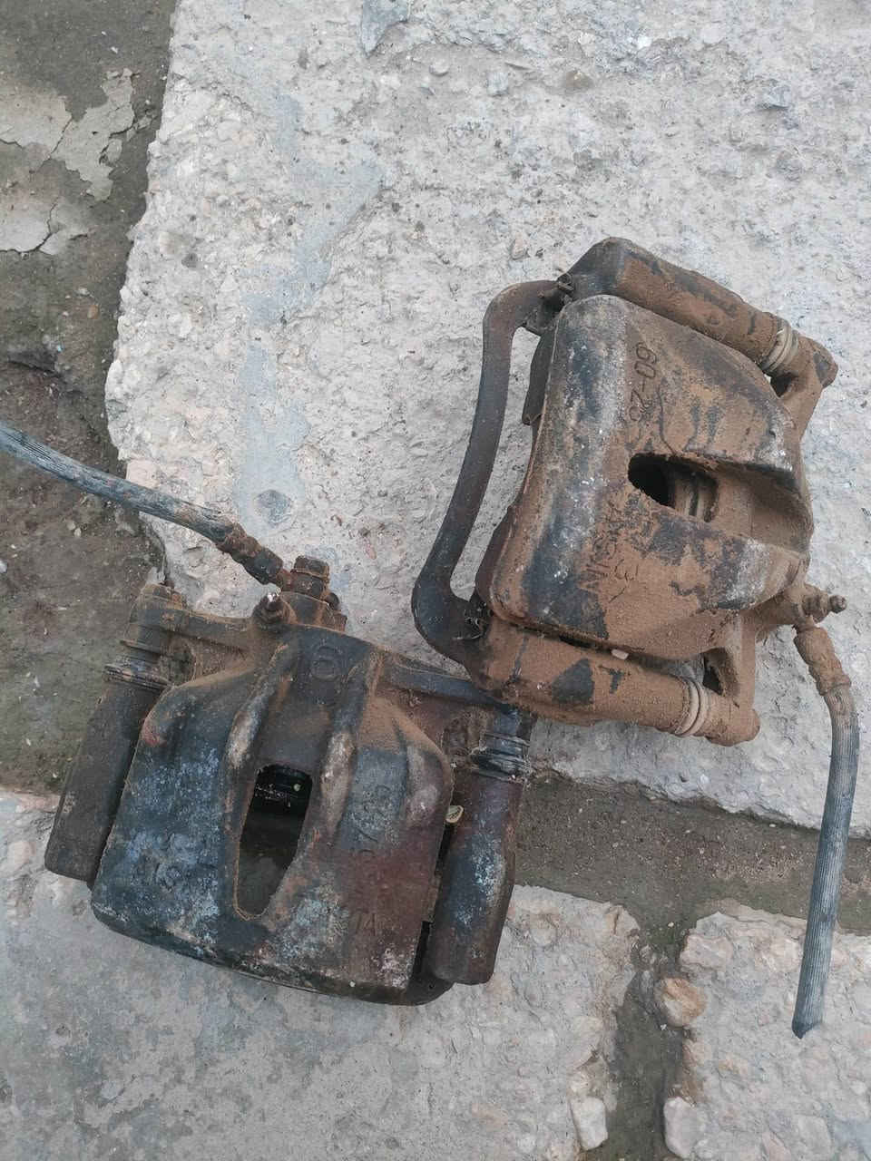 هزاز شوتة محرك vvti 
كتف او شخاطة مجاول ديفور زغير 
دكشن بارد ملكة محرك ديفور زغير هو و الEGR 
فجوج امامي راس الثور
قبضة كير ملكة محور ايسر
مرايا ملكة اشارة و ترحيب و كاميرا 📷 
تخم تحكمات جام ملكة 
العنوان سوق الشيوخ 
***********
