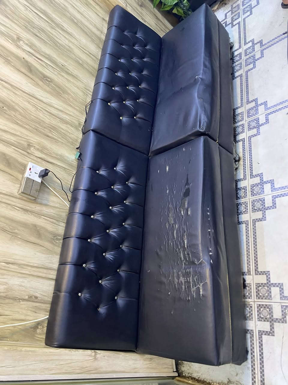 السلام عليكم محل كامل للبيع
ميز. حلاقه عدد ٤
كراسي حلاقه عدد ٤
تخم عدد ٣
ميز. عرض عدد ٢ 
مكاني بغداد شارع فلسطين 
رقم ***********
