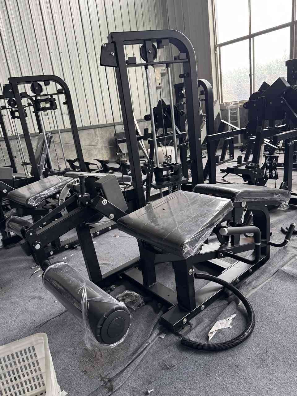 Seated Leg extension/ prone leg curl
Dual Function 
Cushion is PU+Foam
Whastapp:86 15153423995

#legextension
#legcurl
#gym
#fitness
#legtraining
#gymmachine


**إذا كنت صاحب هذا الإعلان وتريد حذفه لأي سبب، رجاءا أرسل رسالة إلى الدعم الفني**