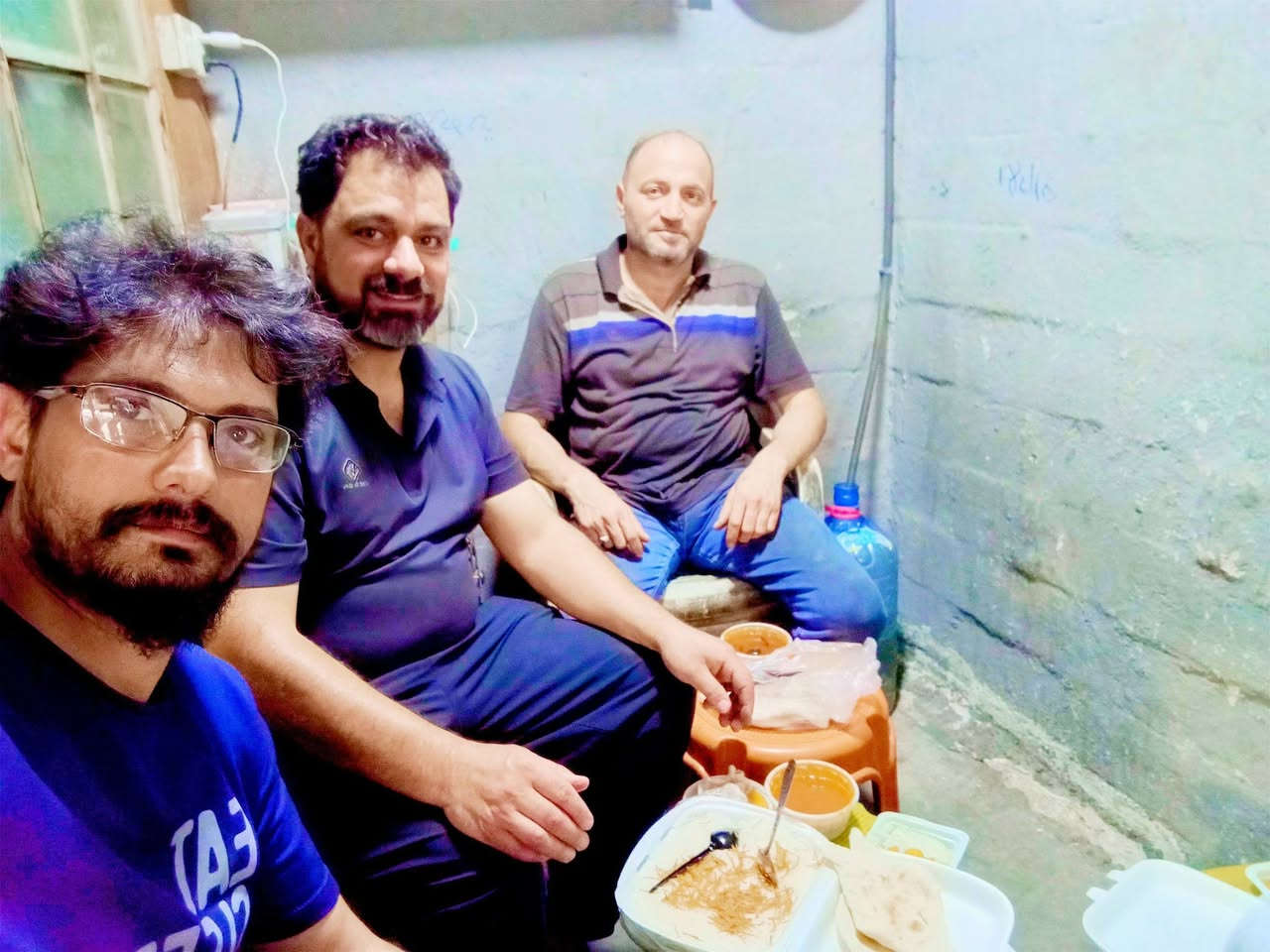 شهادة حق لله وللتاريخ 🙏
بعد معاناة شهرين كاملين ودوخة يم فيتر ماريد اسماء
سيارتي جانت #تدك_وتخربط_وتطفى_بلمعدل" 

لحد ما رحت يم فيتر اسطه كراج علاء الفيتر
الموصل - سايدين براوي رقمه ***********

الرجال ماقصر .. فحص وشخص العطل
طلع عندي "شورت بالضفيرة" + "قطع ببعض الاسلاك"
وبدل بلكات طخم اصلي ومجاول تهرب ناريه واير بلك اصلي واي سي اللي فيتر اشتغل الي شاد كله عادي .

بفضل الله ثم بفضل شطارته وامانته
صلحها ورجعت السيارة احسن من الوكالة 

انصح وبشدة كل اللي عندهم عطل مكانيك وكهرباء او خربطة
يروحون يمه وهو مغمض.. رجال يخاف الله وشغله نظيف 100%

الله يرزقك يا معلم #علاء_الصراف ويبارك برزقك ❤️
