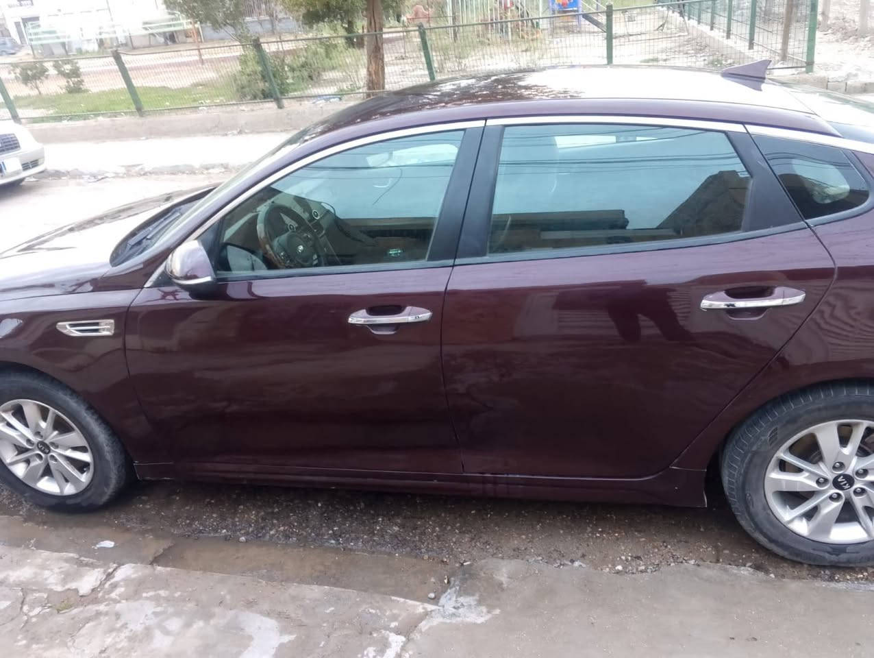 سلام عليكم سياره كيا اوبتيما للبيع موديل 2016 وارد امريكي نضيفه امانت الله بيه صفحه صبغ سعره 120 وبيه مجال للشراي العنوان بغداد حي الجهاد رقم *********** موجود واتساب
