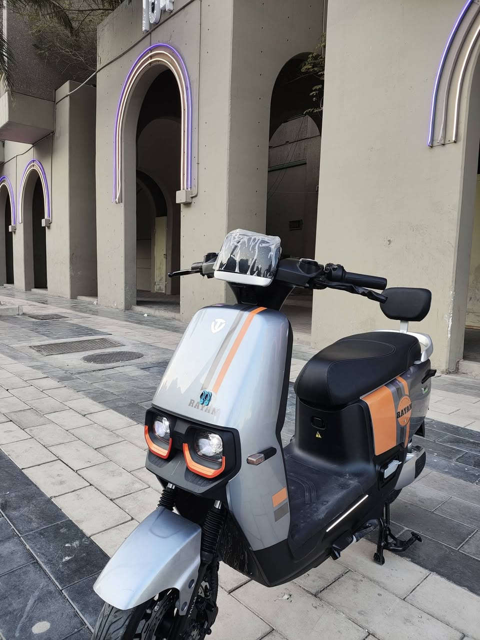 السلام عليكم دراجة شحن الريان جديد زيرو موديل 26اصدار حديثه لون مميزة مستعمله 5ايام 6بطارية كبير دبل *********** سعر 750 قفل عنوان بغداد ساحه الوثبه ملف بقدرة 1500 واط سرعه
