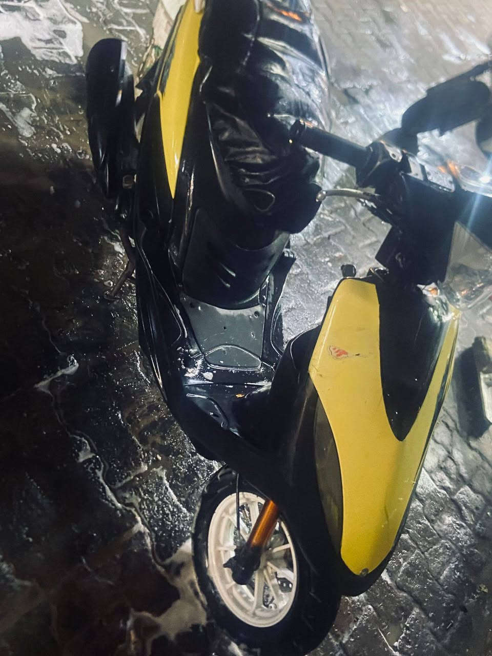 سلام عليكم دراجه ماكس عدله مكينه ممفتوحه ابدا واذا مفتوحه تأخذه بلاش بيه تزويد دبل خلفي ودبل امامي نقص بس بريك امامي مابيهه مكاني ساحه عدن او كاضميه ٥٠٠ وبيهه مجال قليل ***********
