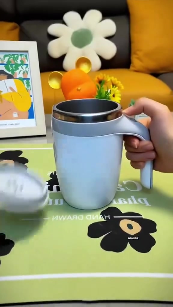 اطلب الآن.. وخلِّ قهوتك تخلط نفسها بلمسة زر ☕️✨
تعبت من بقايا السكر والنسكافيه أسفل الكوب؟ ودّع الملعقة للأبد مع كوب التقليب المغناطيسي الذكي! 🔄
ليش راح تحبه؟
✅ تقليب مغناطيسي تلقائي: بضغطة زر واحدة على المقبض، تتولد دوّامة متجانسة تخلط مشروبك بثوانٍ. 🌀
✅ مواد صحية ومتينة: بطانة من الستانلس ستيل (SUS304) الغذائي، سهلة التنظيف وما تحتفظ بالروائح. 🛡️
✅ متعدد الاستخدامات: مثالي للقهوة، الكابتشينو، الحليب، مكملات البروتين، وحتى الأدوية السائلة. 🥛💪
✅ عملي جداً: سعة 380 مل، تصميم محكم يمنع الانسكاب، ويعمل ببطاريتين AAA (سهلة الاستبدال). 🔋
✅ رفيقك في كل مكان: مناسب للمكتب، البيت، وحتى للسفر.. خفيف وعملي بدون أسلاك ولا فوضى 🏠✈️
🏷️ السعر الاقتصادي: 14,000 دينار عراقي فقط!
🎁 عرض خاص: التوصيل علينا مجاناً لأول 3 طلبات اليوم 🚛💨
اطلبه الحين واستمتع بمشروب متجانس ومضبوط كل مرة 
#أدوات_منزلية
 #قهوة
 #نسكافيه 
#أدوات_مطبخ
 #عروض_العراق


**إذا كنت صاحب هذا الإعلان وتريد حذفه لأي سبب، رجاءا أرسل رسالة إلى الدعم الفني**