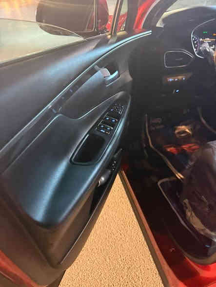 سلام عليكم هيونداي سنتافيا موديل 23 وارد امريكي رقم بغداد محرك 2500 
 تدفئه كشنات قياده ثاتيه تحديد مسار كشن 3 وضعيات باقي مواصفات معروفه حادثها سطحي جاملغ وبنيد  صور حادث وباقي تفاصيل كلها ذاكرها بلصور سعرها 21 وبيها مجال رقم بغداد باسمي  مكاني بغداد المنصور ***********
