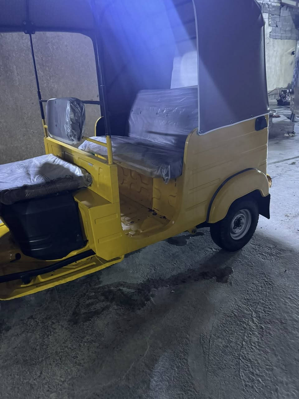 السلام وعليكم تكتك للبيع بيه بوش وبستم مديل ٢٠١٩  شهر ٩ السعر ٦٨٠٠ المكان الشعب حيور رقم التليفون ***********
